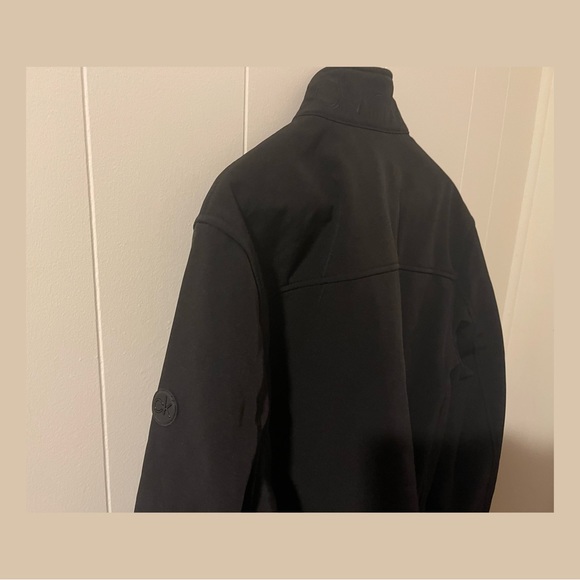 CALVIN KLEIN Men's Infinite Stretch Soft Shell Jacket - Picture 12 of 13